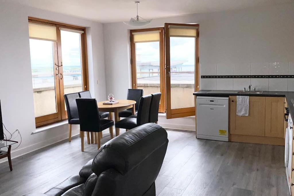 Vera'S Penthouse Wexford Bagian luar foto