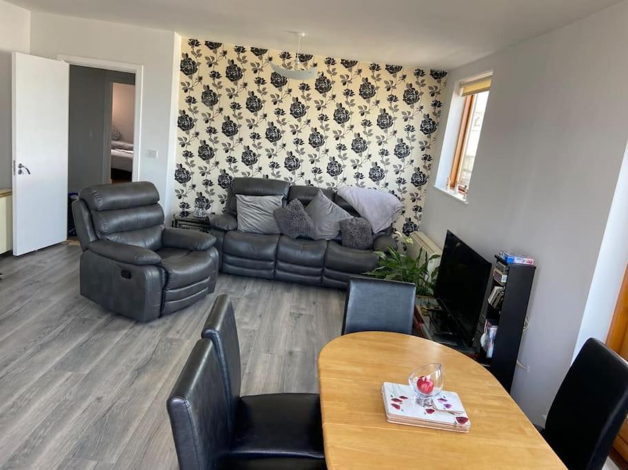 Vera'S Penthouse Wexford Bagian luar foto