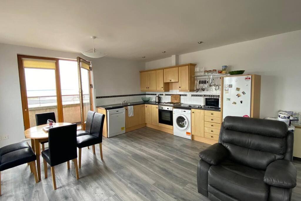Vera'S Penthouse Wexford Bagian luar foto
